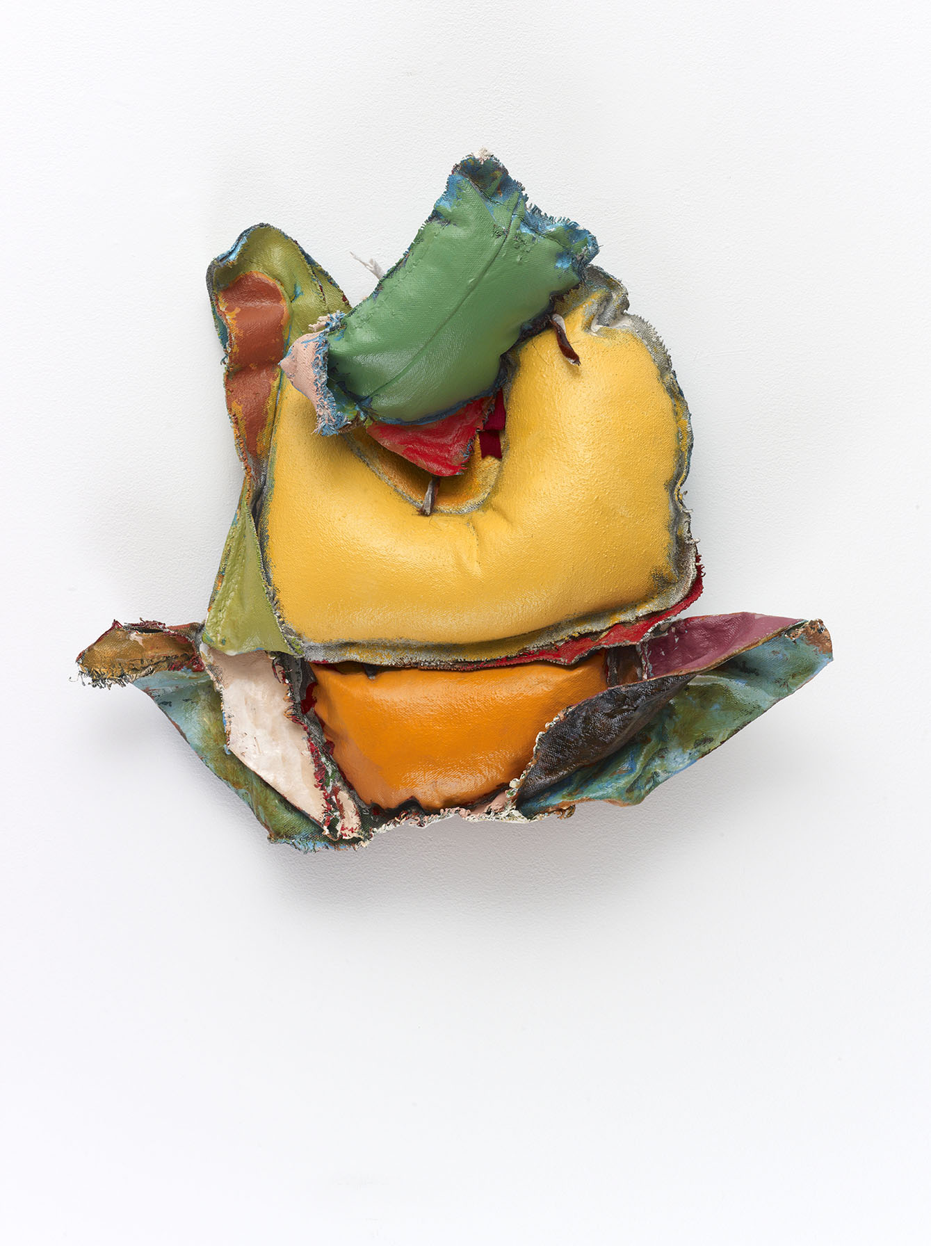 John Outterbridge, Rag and Bag Idiom I, 2012. Técnica mixta. 14 ½ x 15 ¾ x 3 ½ pulgadas. La colección de Eileen Harris Norton. Imagen cortesía de Tilton Gallery, Nueva York.