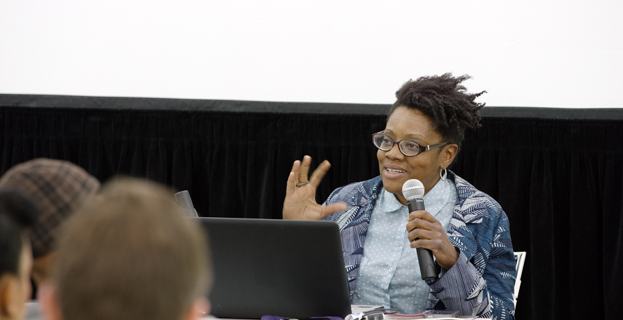 Charla de artista: Cauleen Smith en Art + Practice. Los Angeles. 11 de marzo de 2015. Foto de Sean Shim-Boyle.