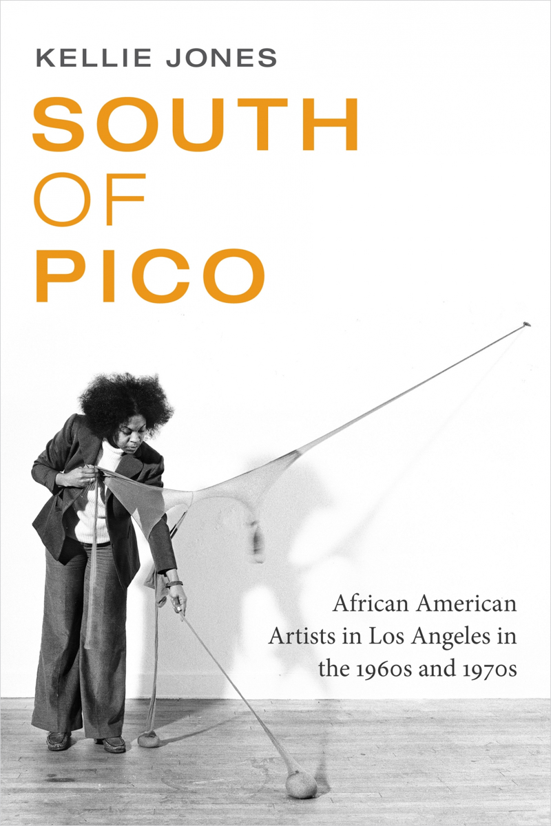South of Pico: Artistas afroamericanos en Los Ángeles en las décadas de 1960 y 1970 (2017, Duke University Press).
