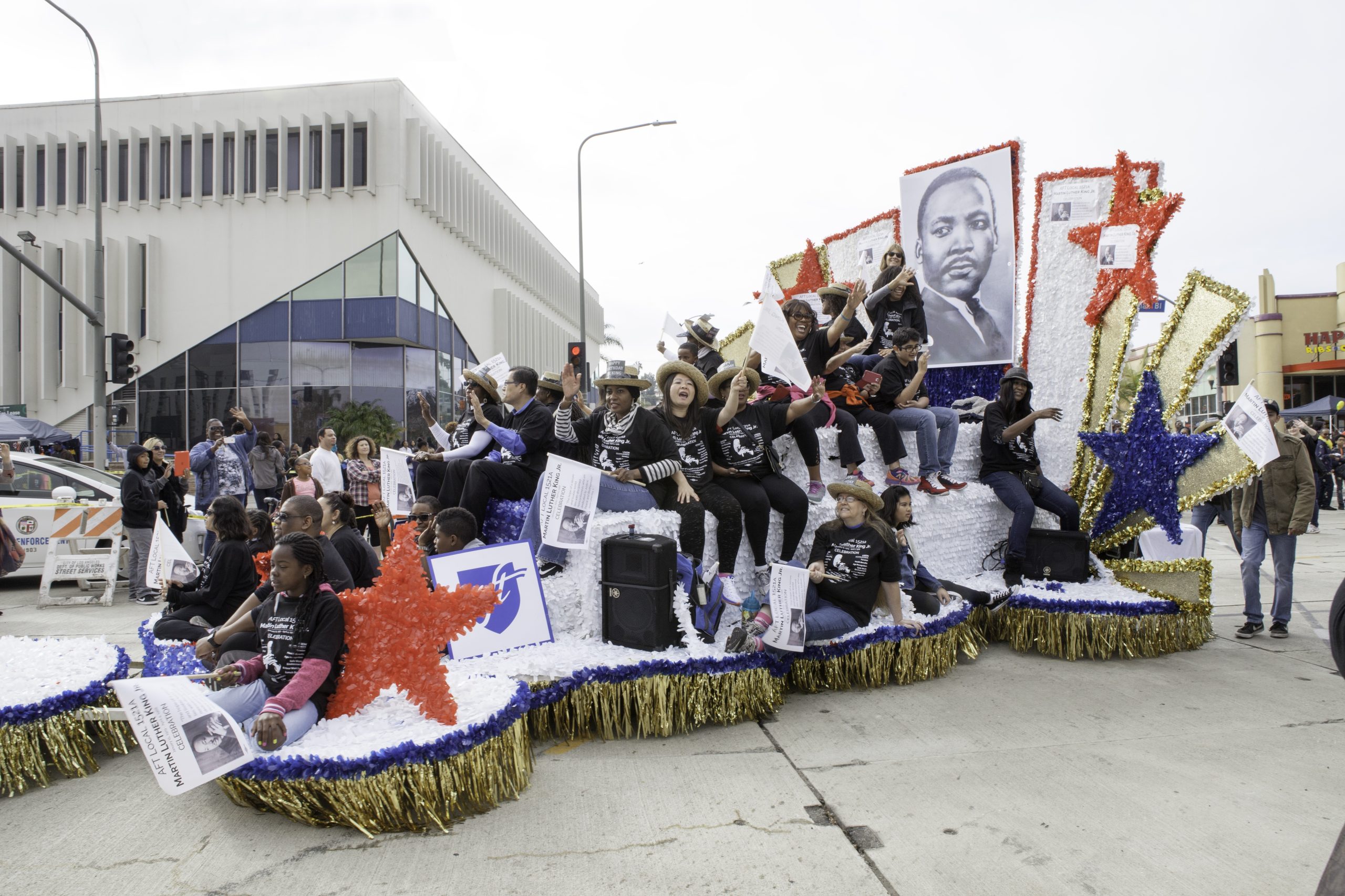 La comunidad celebra el Día de Martin Luther King Jr. en Leimert Park. 18 de enero de 2016. Foto de Natalie Hon.